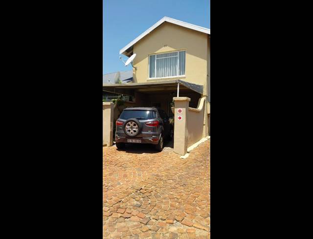 2 BEDROOM DUPLEX FOR SALE IN PRIMROSE HILL